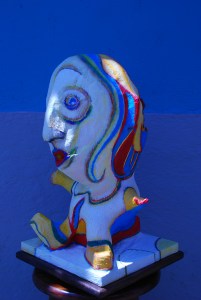 Escultura El Niño sentado